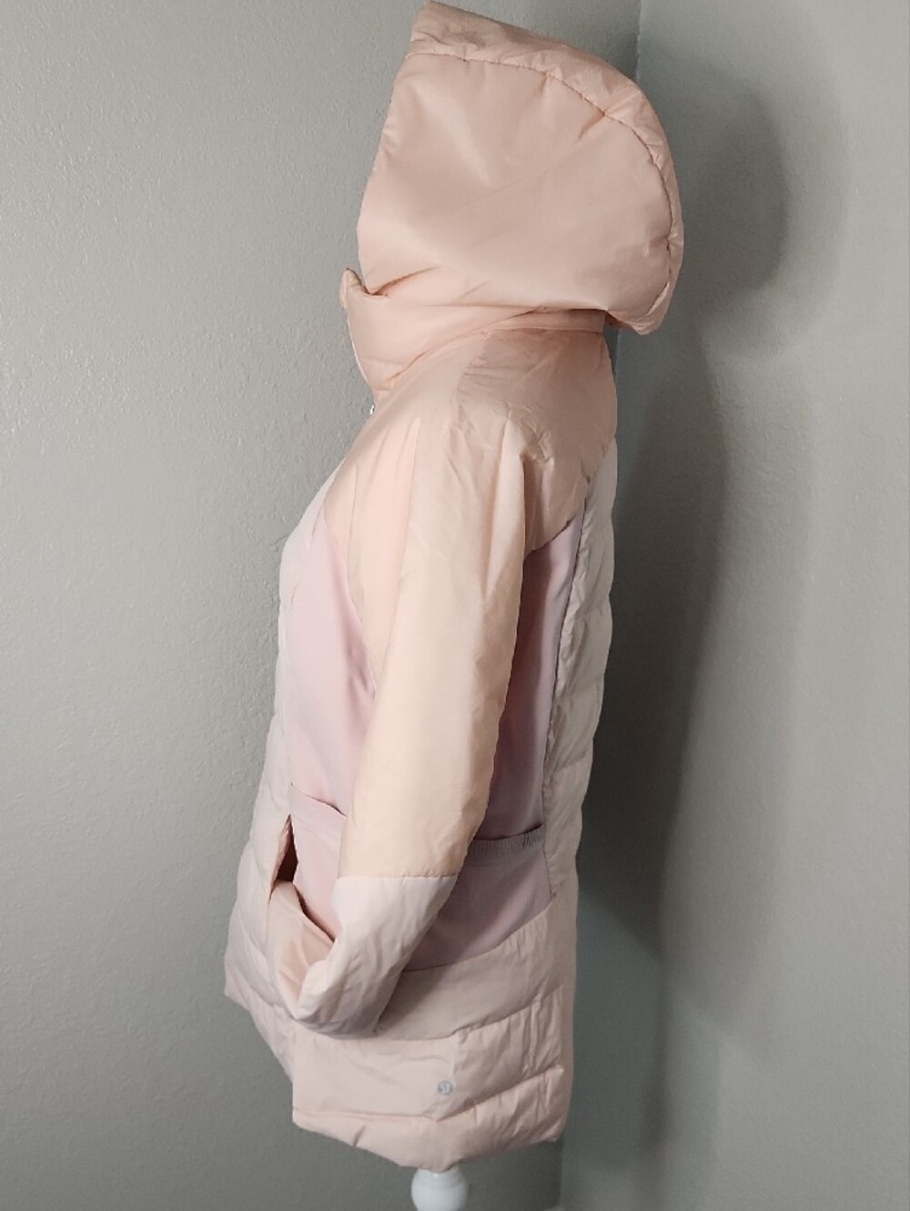 Lululemon Light Pink Hooded Puffer Jacket - Women - Picture 3 of 16